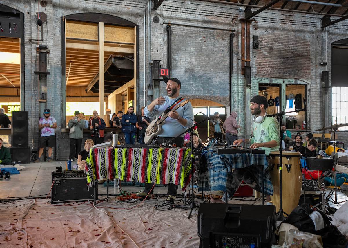 Ben Seretan (L) and John Thayer (R) of Evans Saxl Seretan Thayer Quartet playing 24-HOUR DRONE, 2023