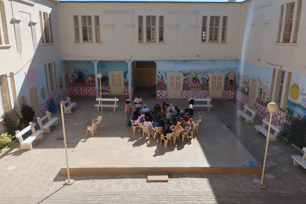 Recording of Un mariage si rituel at Lycée Ameth Fall in Saint-Louis, Senegal