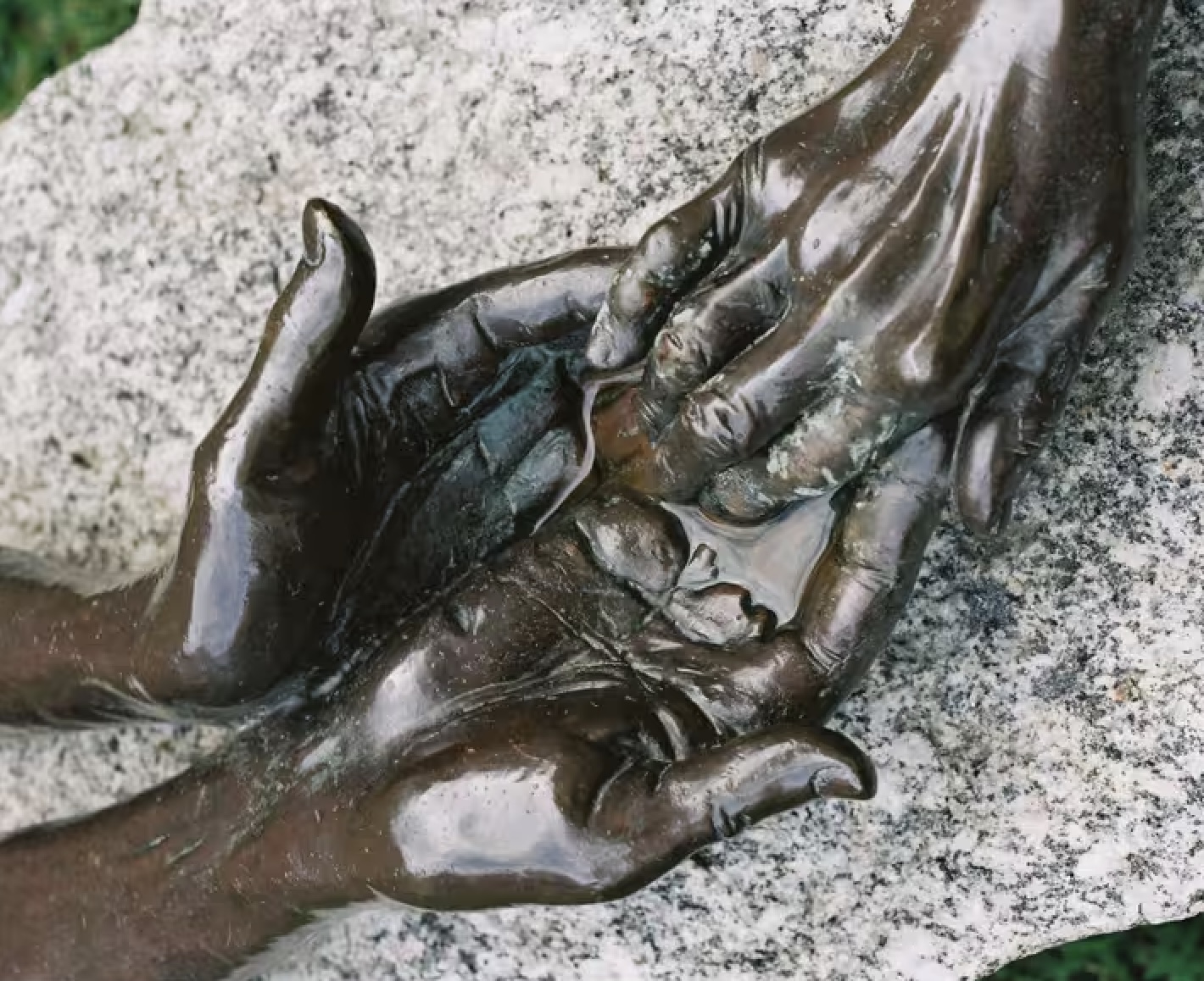 Louise Bourgeois, Welcoming Hands (1996)