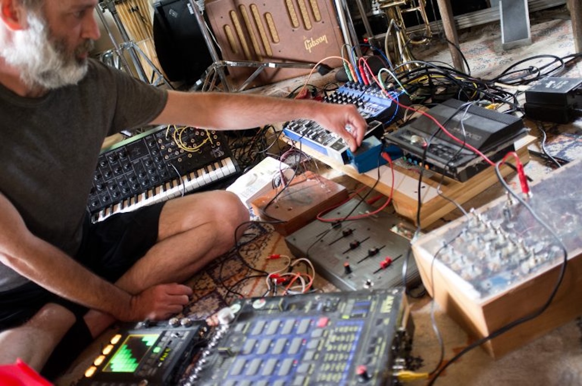 Errant Space: Episode 40 – Getting bent with Electr(on)ic Chakra